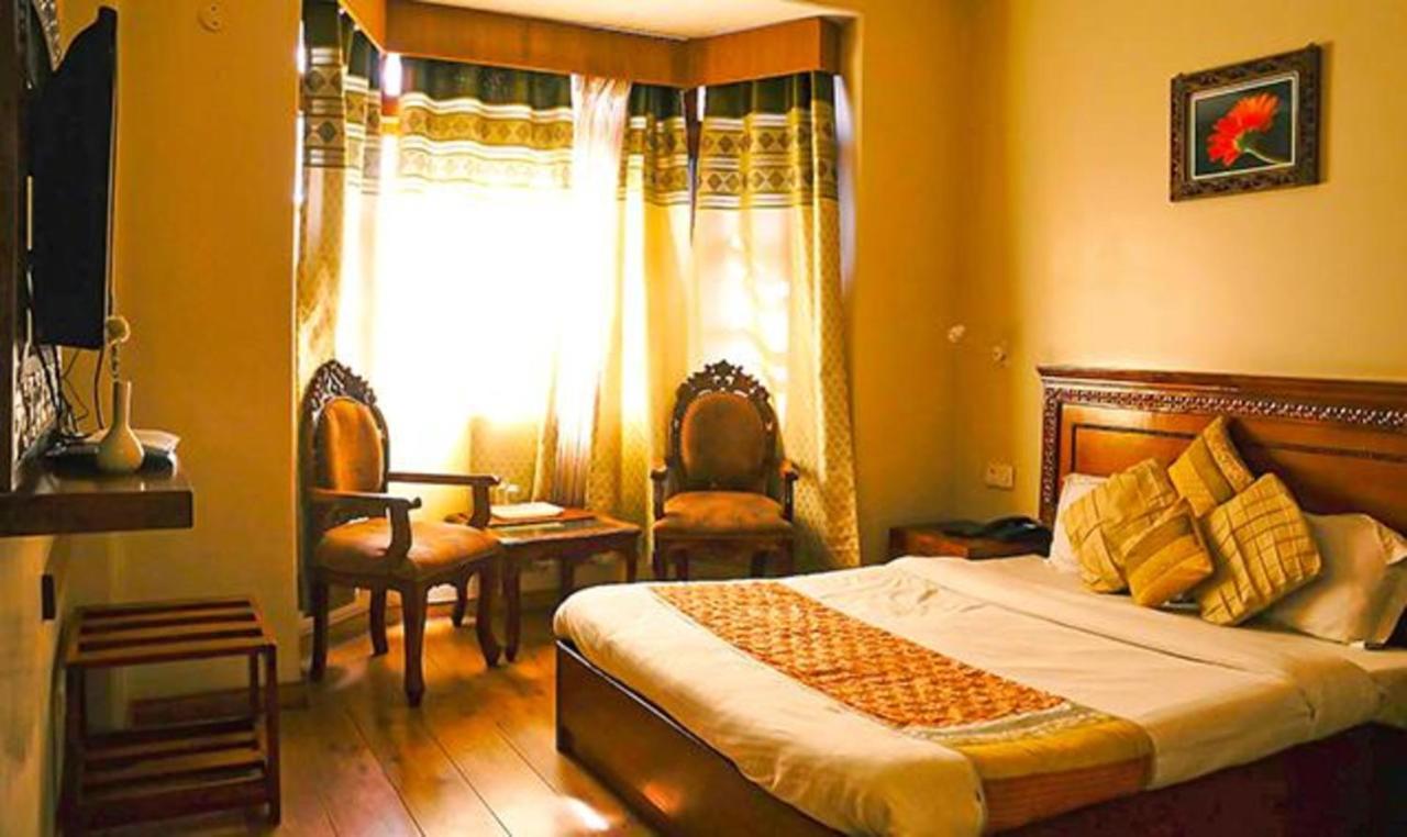 Wingait Inn - Hotel Near Mall Road Шімла Екстер'єр фото