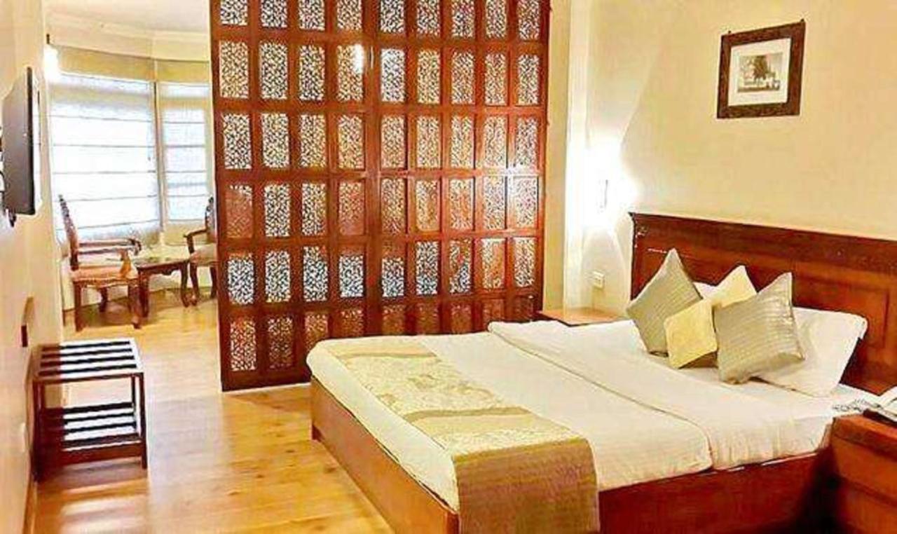 Wingait Inn - Hotel Near Mall Road Шімла Екстер'єр фото