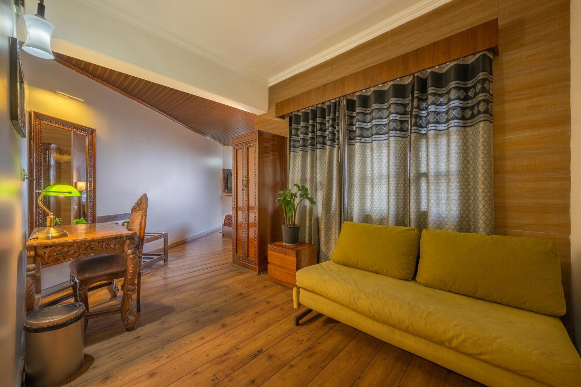 Wingait Inn - Hotel Near Mall Road Шімла Екстер'єр фото